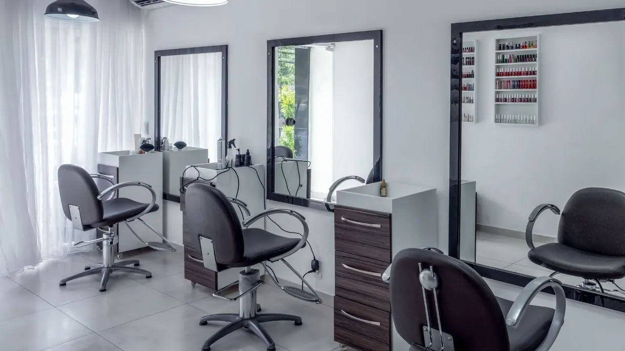cx-ex-branding-hairsalon_img1