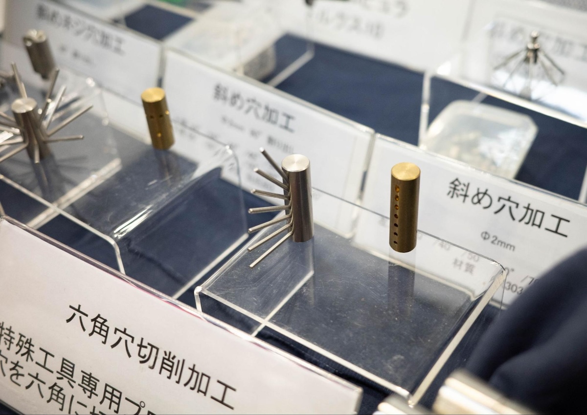 seira-slanted-hole-manufacturing_img2