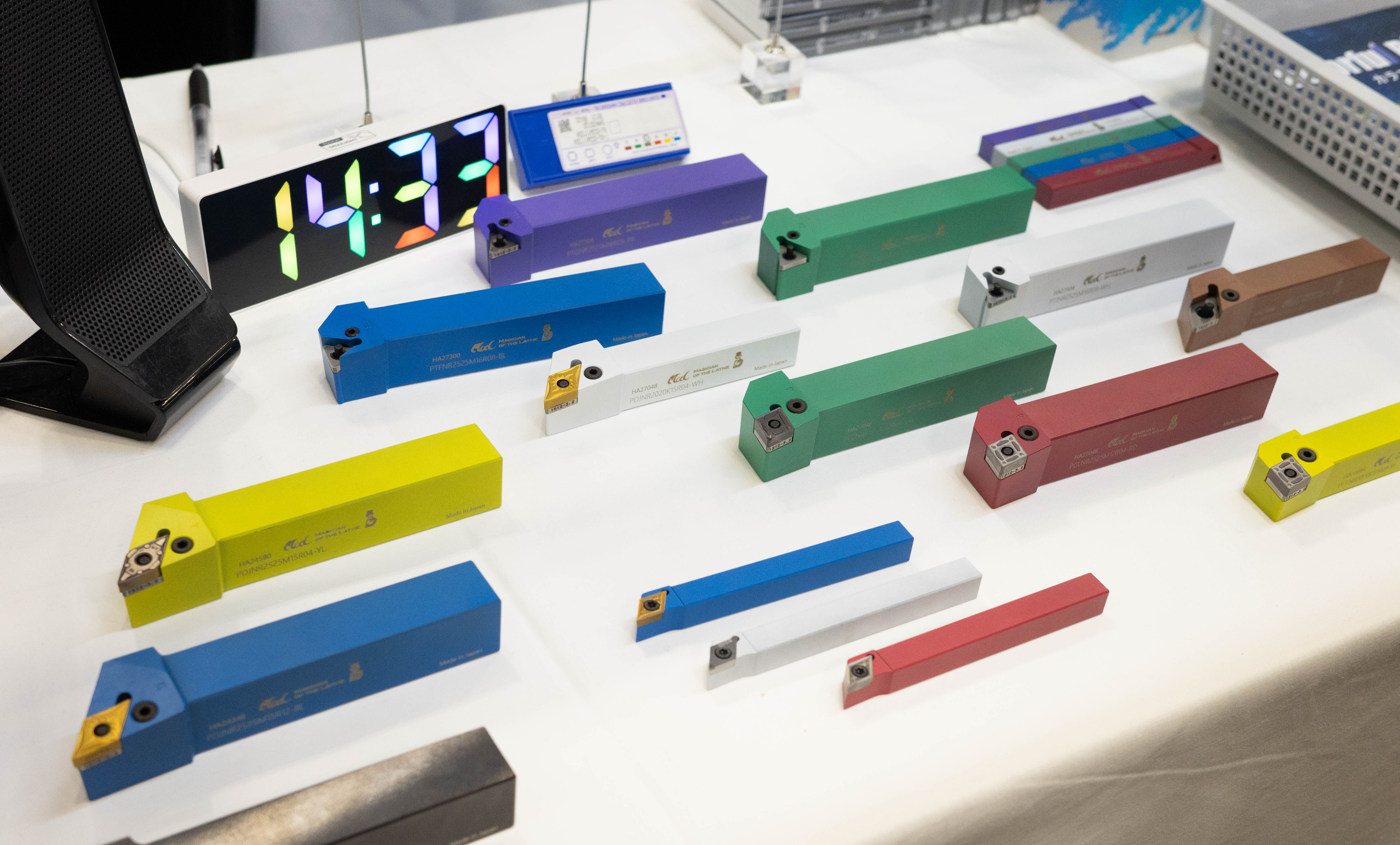 aoyama-colorful-tool-holder_img1